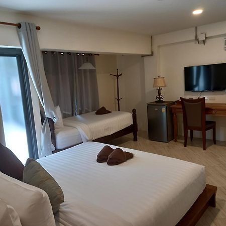 Valentier Cafe And Hotel Chiang Mai Esterno foto