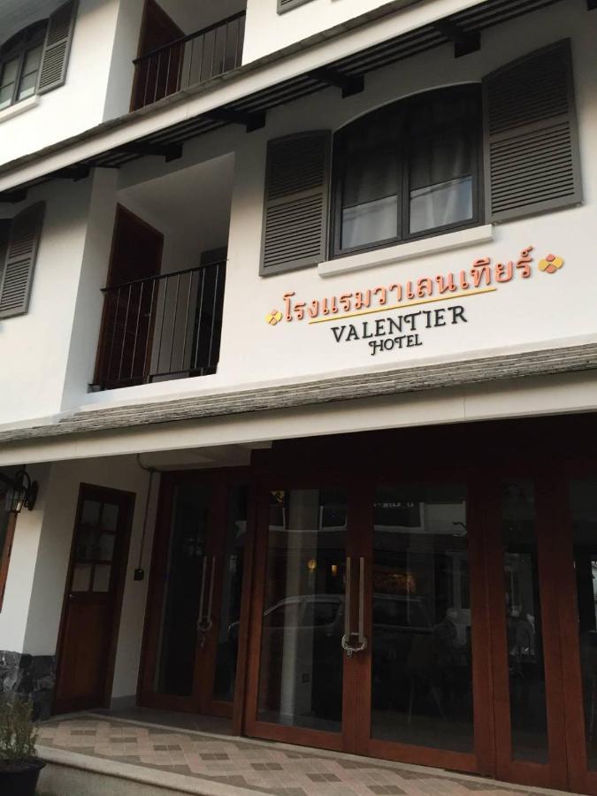Valentier Cafe And Hotel Chiang Mai Esterno foto