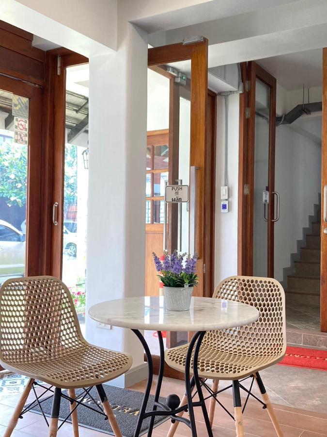 Valentier Cafe And Hotel Chiang Mai Esterno foto