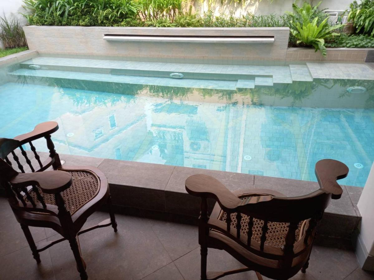 Valentier Cafe And Hotel Chiang Mai Esterno foto