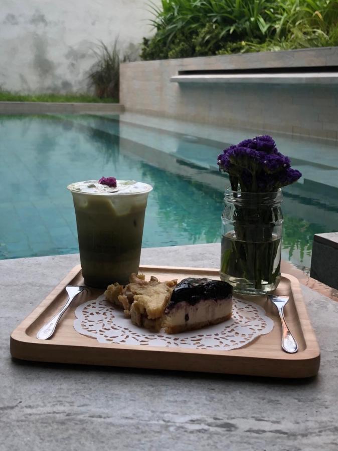Valentier Cafe And Hotel Chiang Mai Esterno foto